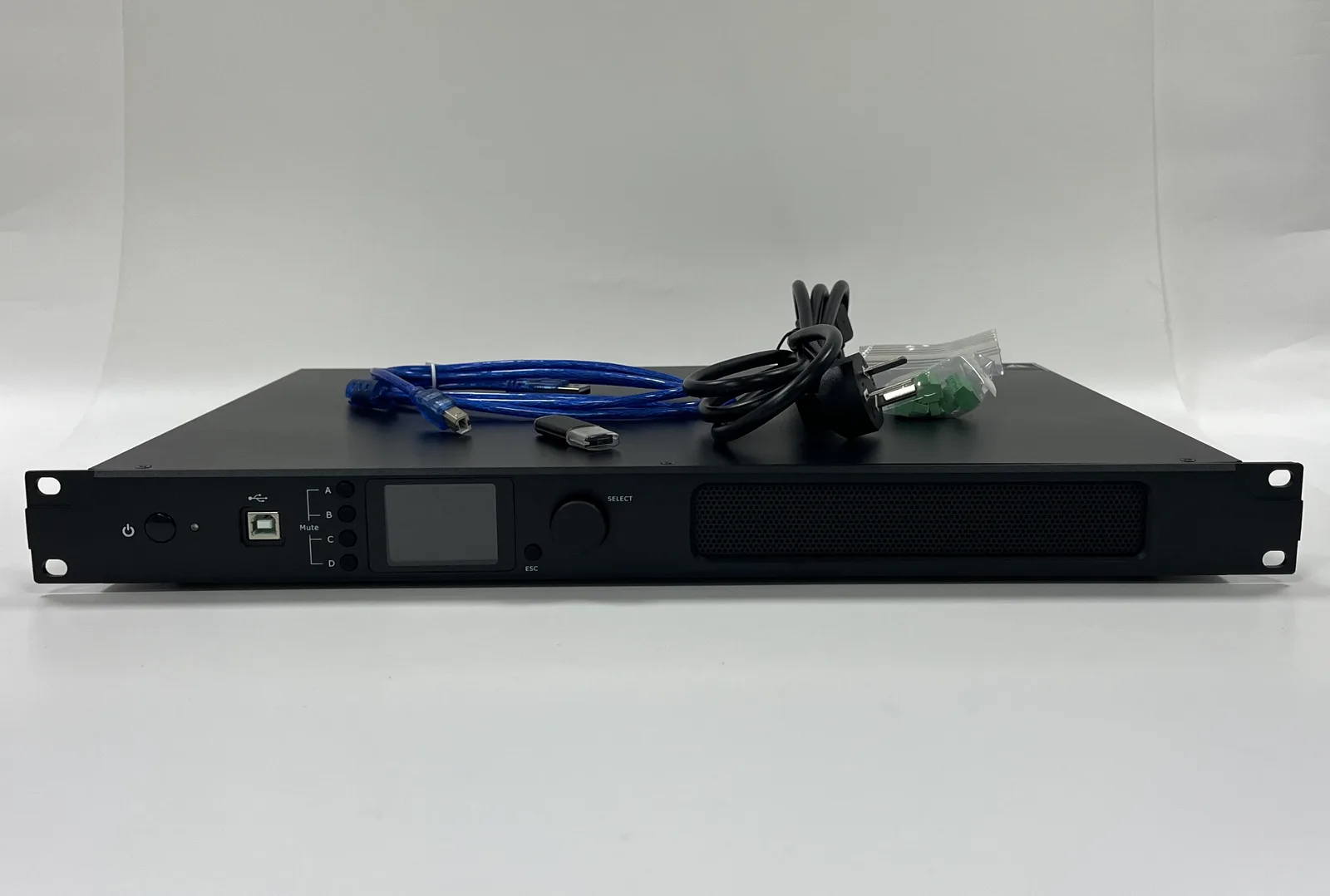 EC-4300DT 100V & 8ohms Four 4×300W Channel Class-D Amplifier with IP Dante and DSP 2